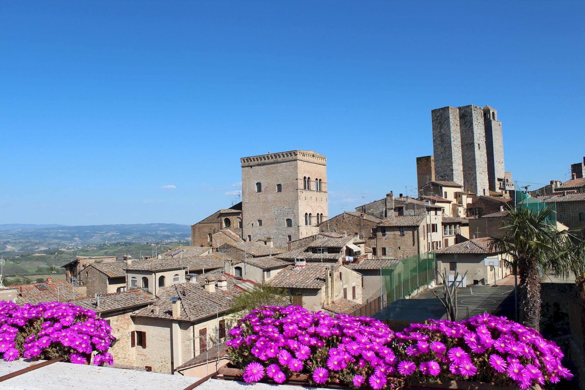 Locanda La Mandragola Bed & Breakfast San Gimignano Exterior photo